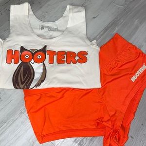 Hooters tank set! Size XS (fits like a small)